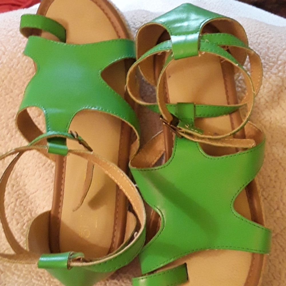 Ladies shoes